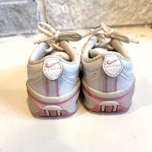 Vintage Baby Girl Pink and White Nike Swoosh Sneakers Tennis Shoes Newborn Sz 2C - Picture 4 of 7